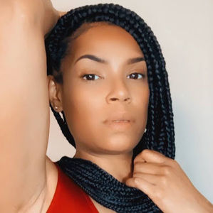 Meet your Posher, Adrienne